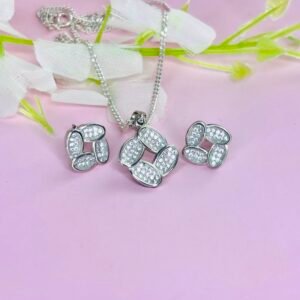 Flower Diamond Pendant Set